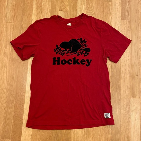 Roots Athletic Womens Red Tee Shirt w Black Flocked Roots Logo w Hockey / Size M - Picture 1 of 12